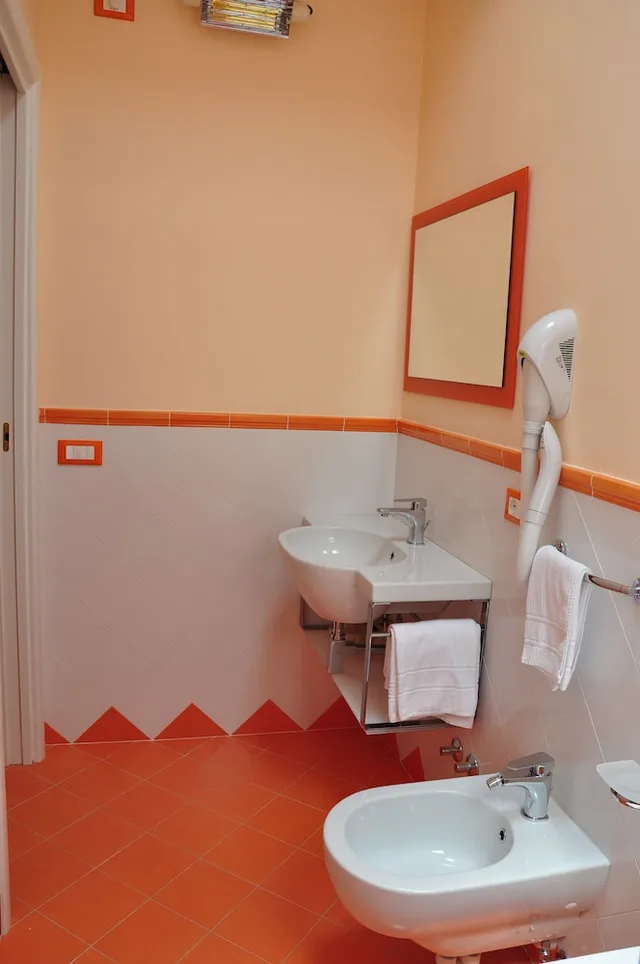 غرفة بسرير مزدوج بإطلالة على الحديقة، Hotel Villa Sirena 9/10