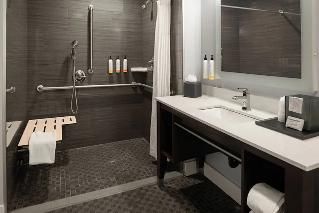 غرفة بسرير كوين لذوي الإعاقة، Pacific Inn Monterey 8/10