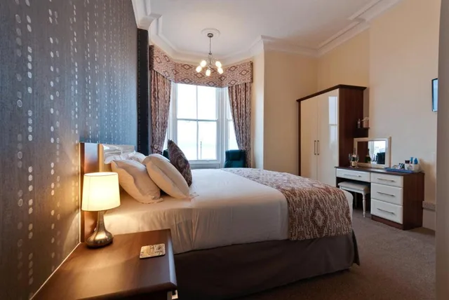 Rear, Double Bed، Lauriston Court Hotel 1/1