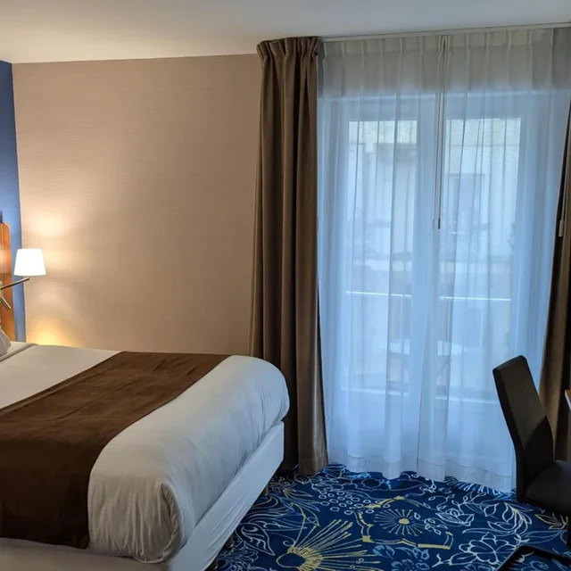 Select, Double Bed, Street View، Hotel Le Yachtman 10/10