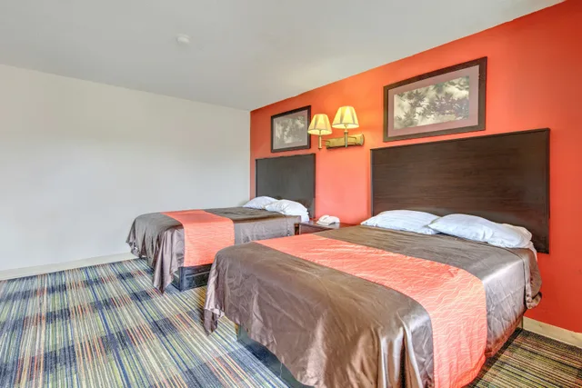 غرفة ديلوكس بسريرين مزدوجين، OYO Palm Leaf Motel 5/7