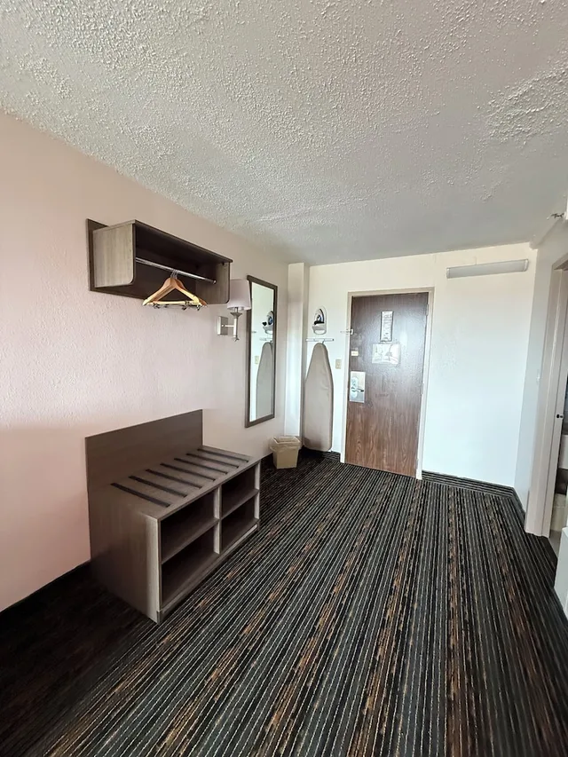 غرفة بسرير كينج، Howard Johnson by Wyndham Lexington 8/10