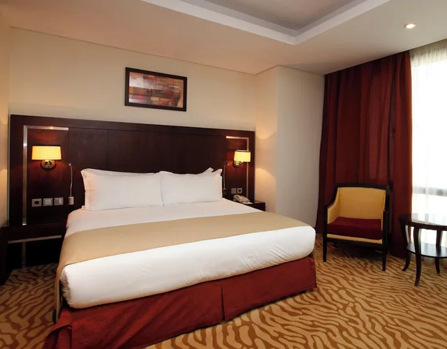 جناح بسرير كينج بإطلالة على المدينة، هوليداي إن - العليا(Holiday Inn Olaya) 3/10