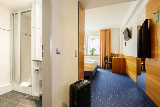 غرفة قياسية بسرير مزدوج أو سريرين منفصلين، Messehotel Koln Deutz Formerly Kolpinghaus Messehotel 4/4
