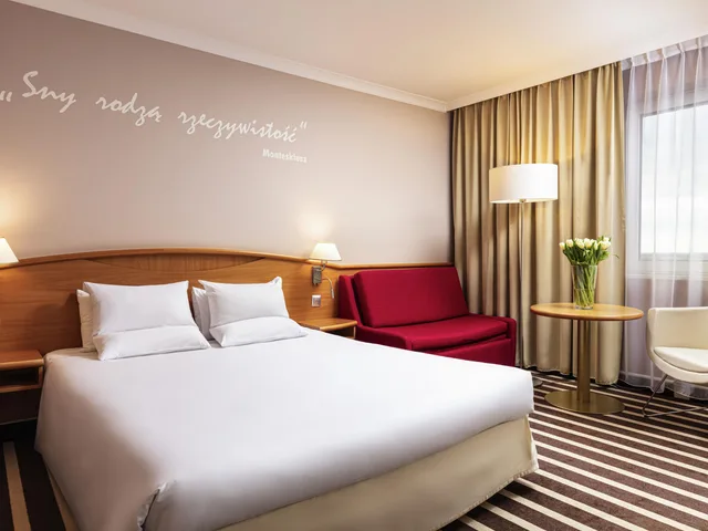 غرفة بسرير كوين، Novotel Poznan Centrum 2/7