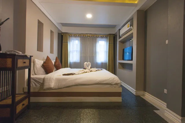 1 Bedroom, Exclusive, Suite, King Bed, Sofa, The Train Resort And Spa 8/9