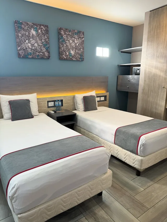 غرفة قياسية بسريرين منفصلين، Illusion Xpress Downtown Playa 4/10