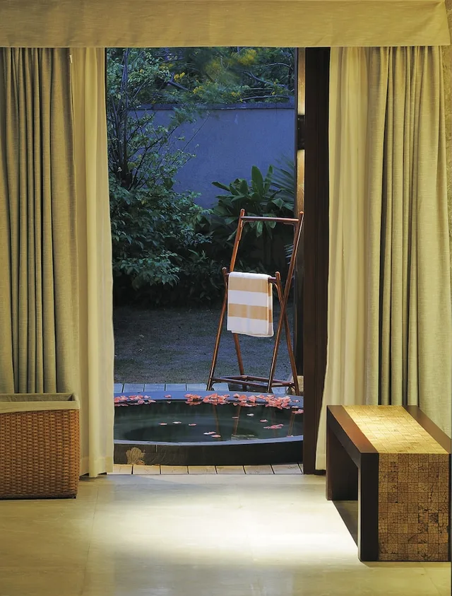 NARADA RESORT AND SPA PERFUME BAY، Wanning 19/46