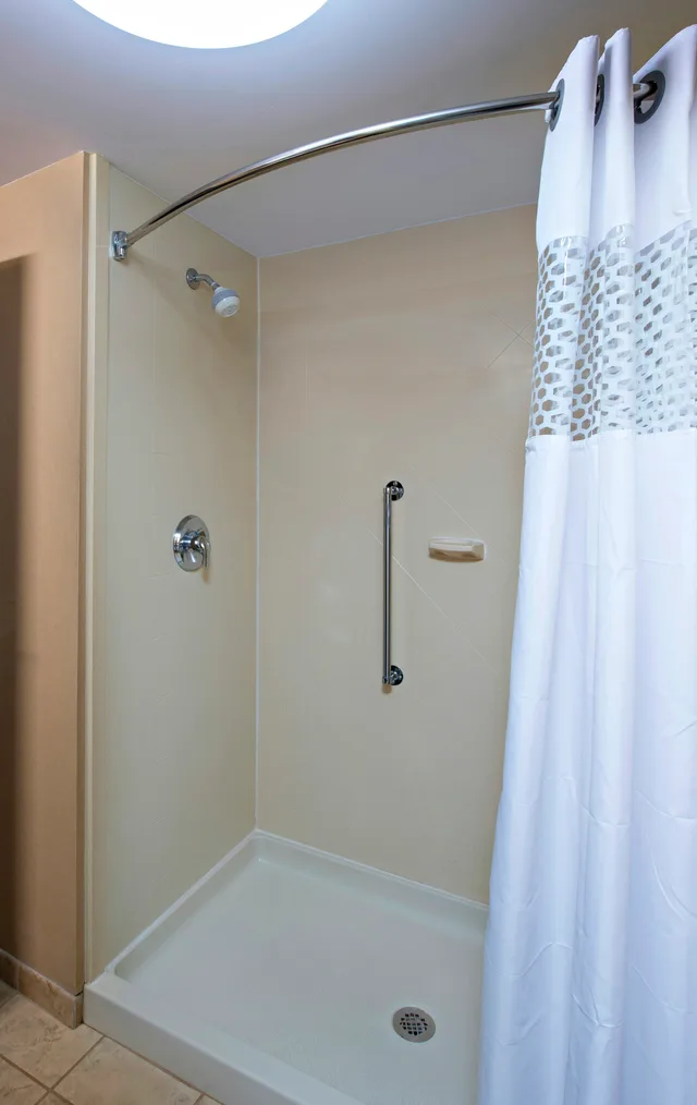 غرفة بسرير كينج لذوي الإعاقة، Hampton Inn Bennington 3/3