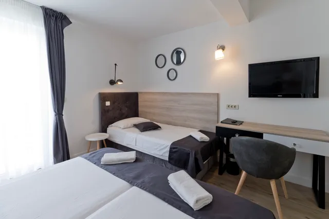 غرفة ثلاثية بشرفة، Perla Hotel Dubrovnik 2/3