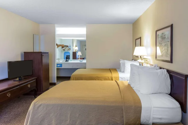 جناح بسريرين كوين، Quality Inn Cordele 4/6