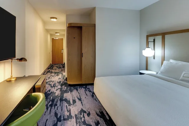 غرفة بسرير كينج، Fairfield Inn & Suites by Marriott Asheville Weaverville 1/4