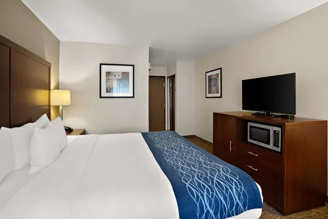 غرفة بسرير كينج، Comfort Inn Lacey Olympia 1/3
