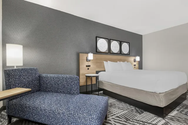 Standard, King Bed, Best Western Plus Indianapolis NW Hotel 9/10