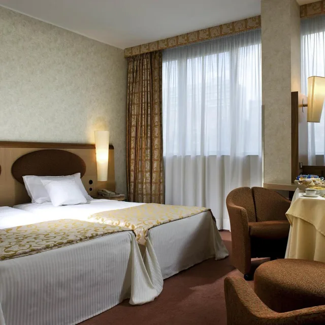 غرفة سوبيريور بسرير فردي، Mercure Roma West 1/10
