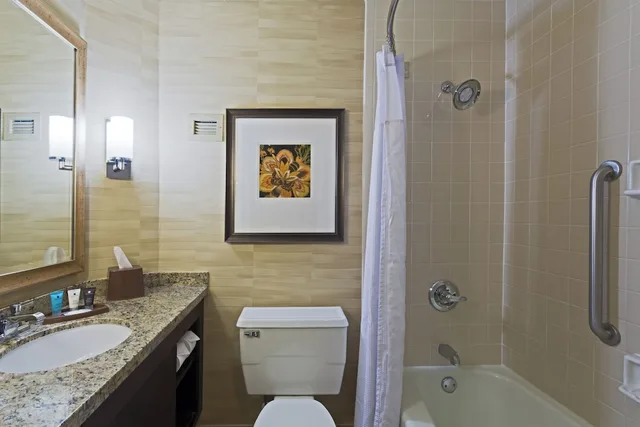 غرفة بريميوم بسريرين كوين، Wyndham Jacksonville Hotel and Conference Center 3/3