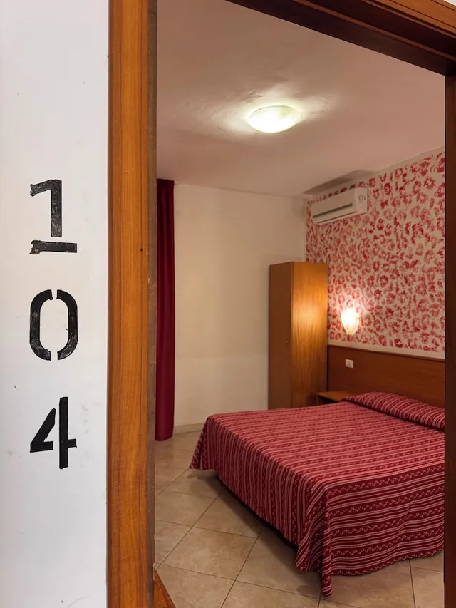 غرفة قياسية بسرير مزدوج، Luigiane B&B 3/7