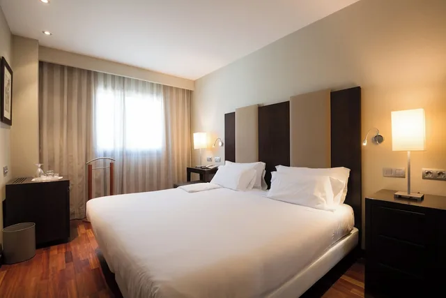 جناح جونيور بسرير كوين، Hotel Ciudad de Valladolid 2/4