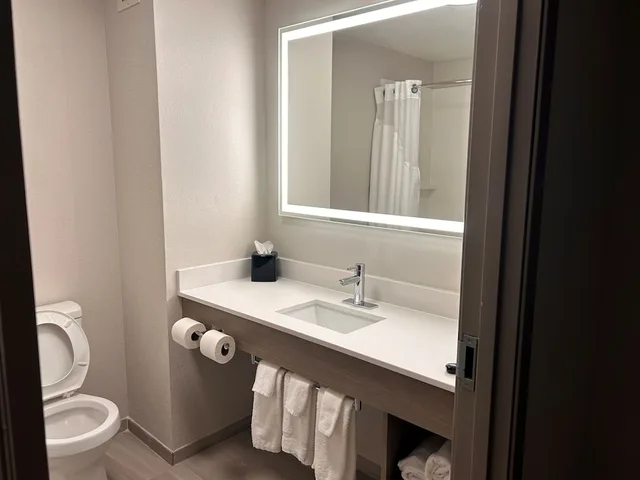 جناح بسريرين كوين مع أريكة، Holiday Inn Express Hotel & Suites Murphy 5/5