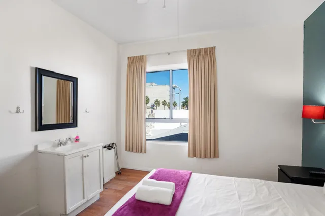غرفة بسرير مزدوج بحمام مشترك، Samesun Hollywood (formerly Walk of Fame Hostel) 1/10