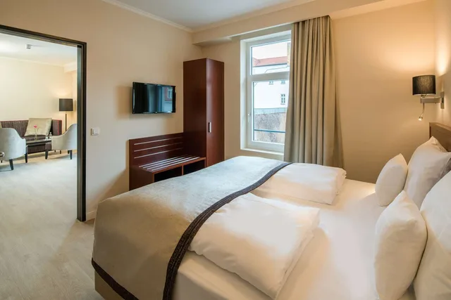 جناح بسرير مزدوج مع أريكة في الملحق، Best Western Plus Hotel Excelsior 1/3