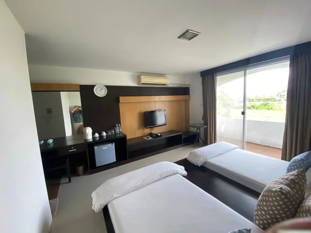 جناح جونيور بسريرين منفصلين، THE MERCY HOTEL 1/1