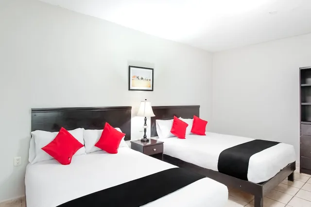 غرفة سوبيريور بسريرين مزدوجين، Boca Inn Hotel &amp; Suites 1/3