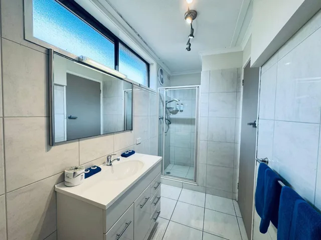 غرفة بسرير كوين، EDINBURGH MOTOR INN 5/6