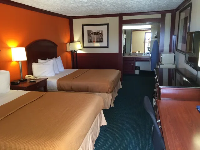 غرفة بسريرين كوين، Howard Johnson by Wyndham San Marcos 2/5