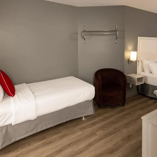 غرفة ثلاثية، Hotel Du Nord 4/8