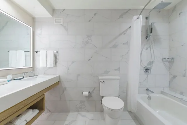 غرفة بريميوم بسرير كينج، Westin O Hare 5/6