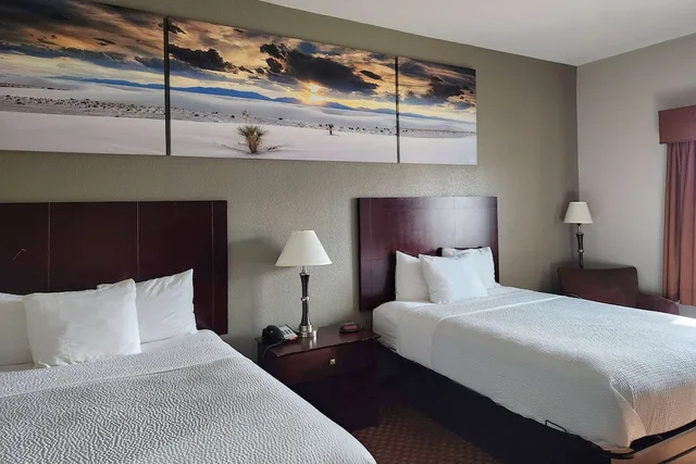 Efficiency, 2 Queen Beds, Kitchenette، Days Inn By Wyndham Kemah 2/10