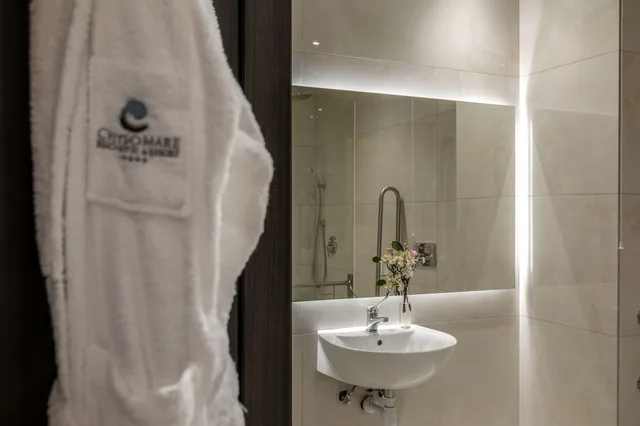 1 Bedroom, Superior, 1 Queen and 1 Single Bed, Land View, City View, Balcony، Chrysomare Beach Hotel & Resort 5/9