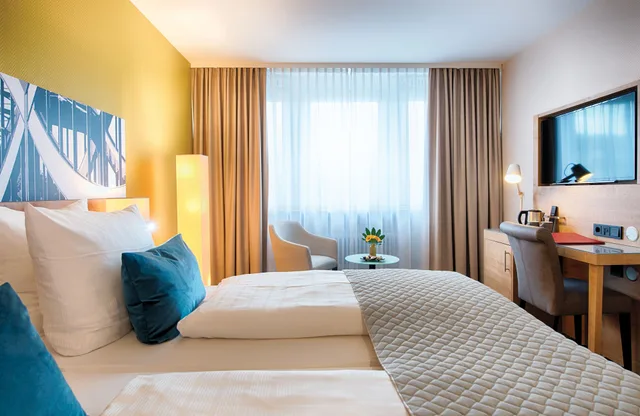غرفة سوبيريور ثلاثية بسرير مزدوج مع أريكة، Leonardo Hotel Hamburg Elbbruken Ex Gresham Carat Hotel 5/10