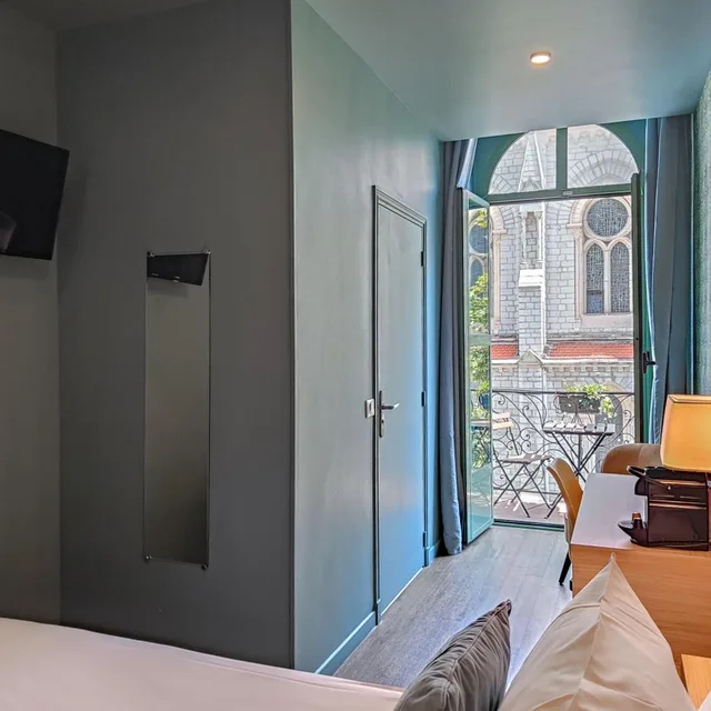 غرفة سوبيريور بسرير مزدوج بشرفة، Hotel Du Centre 5/10
