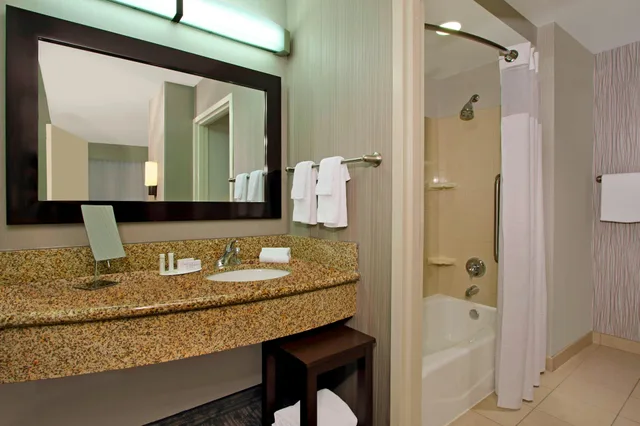 غرفة، Courtyard Atlanta Airport West 3/3