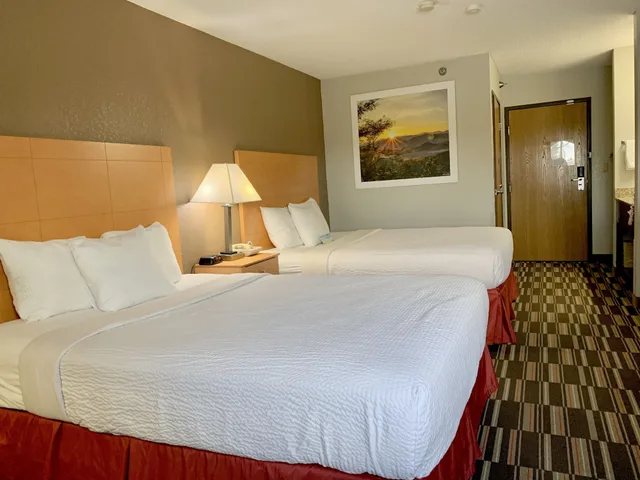 غرفة قياسية بسريرين كوين، Days Inn by Wyndham Sturtevant / Racine / Mount Pleasant 4/8