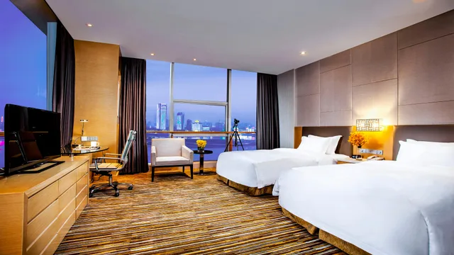 غرفة بريميوم بسريرين منفصلين، Holiday Inn Nanchang Riverside 1/6