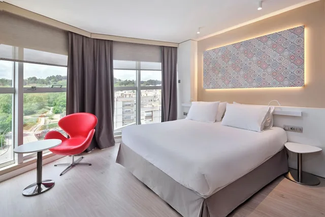 Room, Queen Bed, Eurostars Don Caendido 2/8