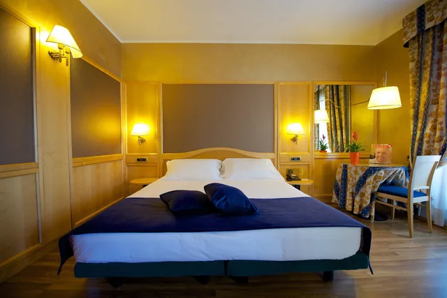 غرفة سوبيريور بسرير كوين بشرفة، Best Western Hotel Luxor 7/10