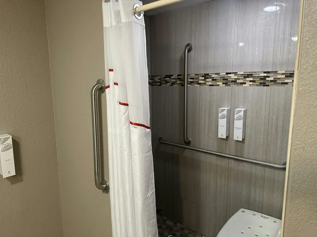 جناح بسرير كينج، Red Roof Inn & Suites Middleborough 6/6