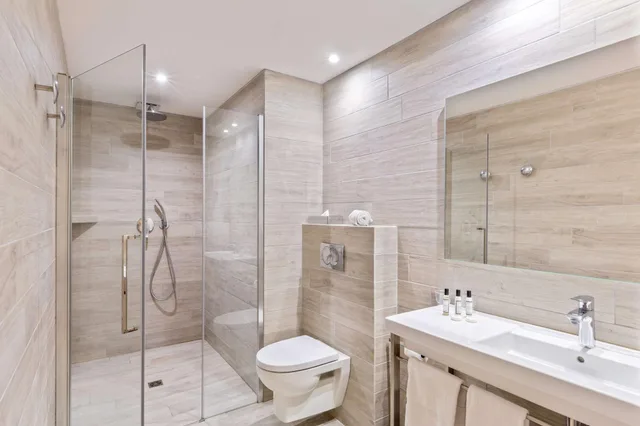 Family, Multiple Beds، Best Western Hotel Du Roy D'aragon 3/4