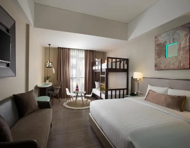 غرفة عائلية بسرير كينج وسرير بطابقين، MERCURE BALI LEGIAN 2/8