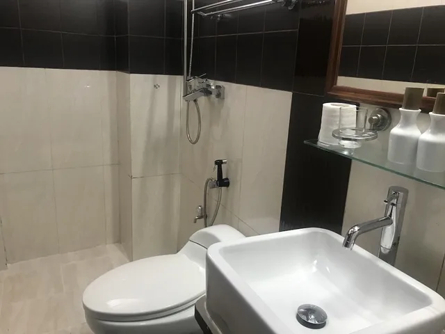 Ripple Beach Inn، Male 48/50