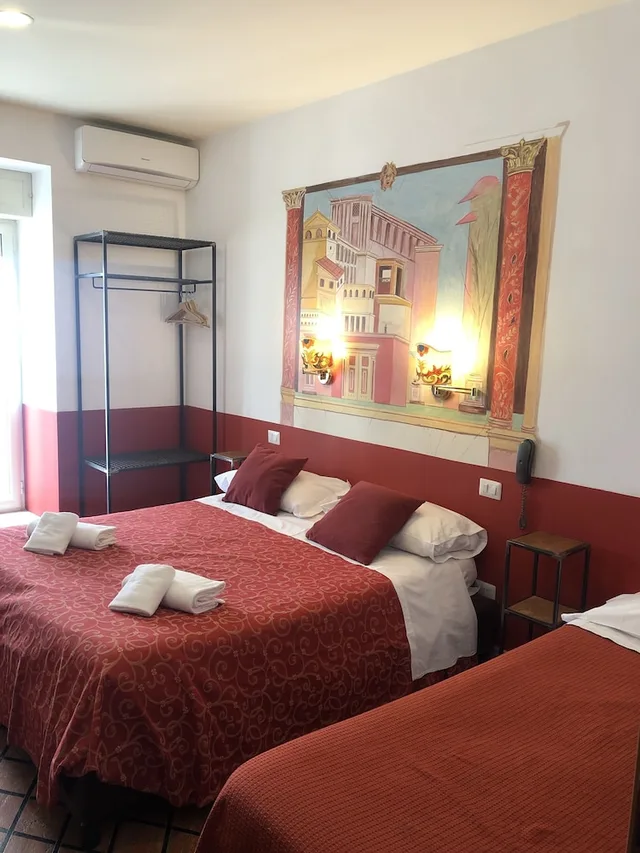 غرفة رباعية بسرير مزدوج وسرير بطابقين، Hotel Europeo 1/4