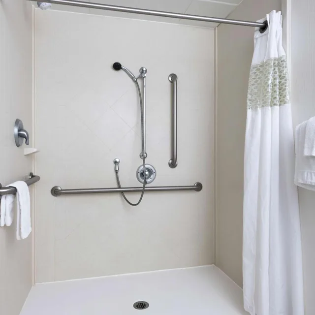 Room, King Bed, 2 Queen Beds, Accessible, Hampton Inn Suites By Hilton Halifax Dartmouth 6/6