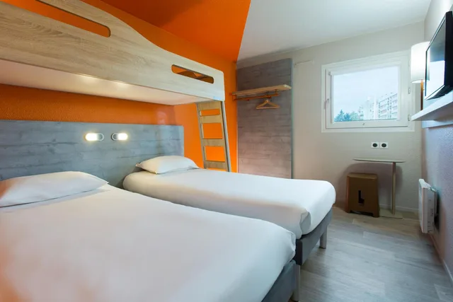 غرفة بسريرين منفصلين، Hotel Ibis Budget de Fresnes 1/8
