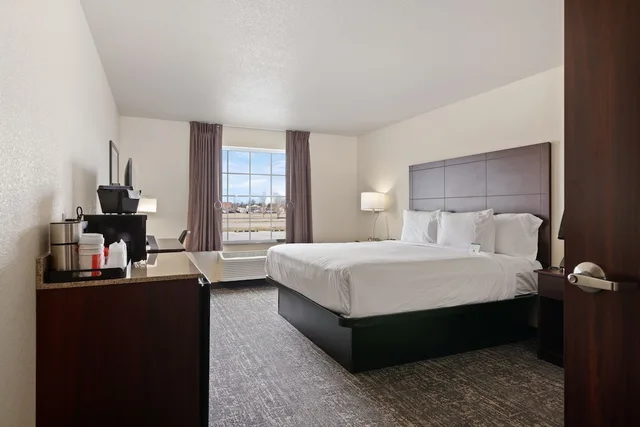 غرفة بسرير كينج لذوي الإعاقة، Cobblestone Inn & Suites - Yuma 4/10