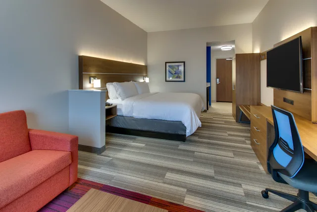 جناح بسرير كينج، Holiday Inn Express & Suites Nashville Metrocenter Downtown 2/3