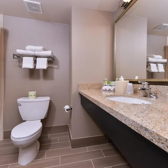 جناح بسريرين، Holiday Inn Express Hotel & Suites Indio - Coachella Valley 5/5